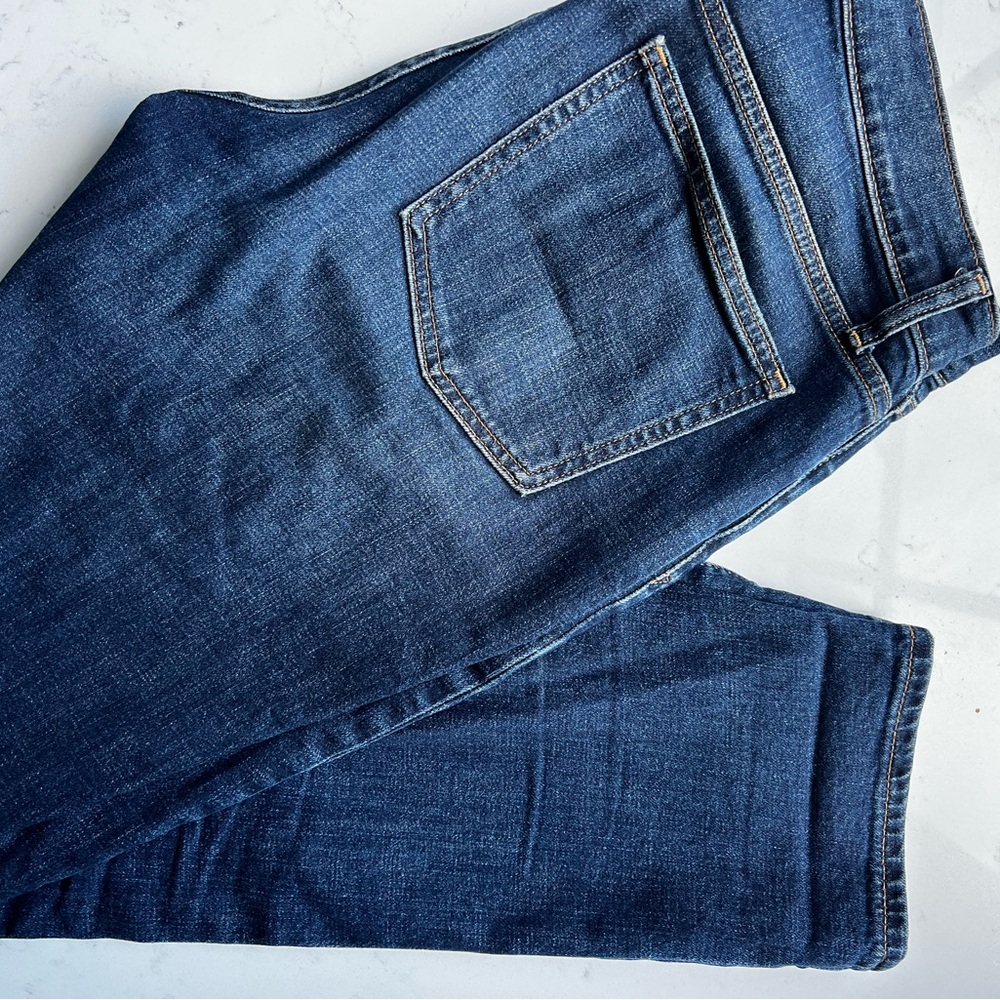 GAP Girlfriend Mid Rise Straight Fit Jeans